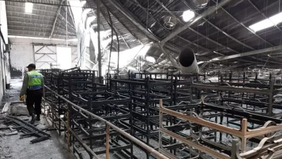 Gudang Mebel di Winongan Pasuruan Terbakar Hebat, Diduga Akibat Korsleting Pompa Air